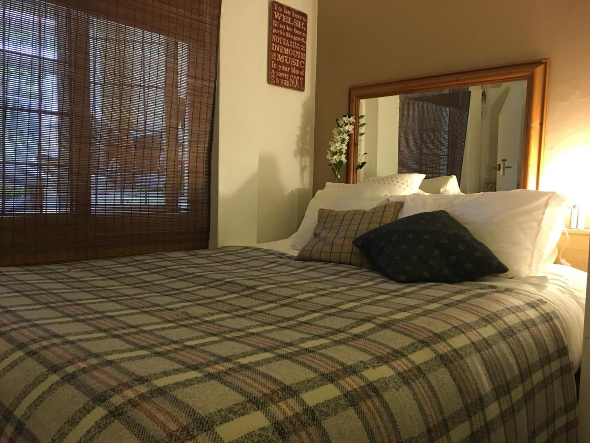 Wynberg House Bed & Breakfast สวอนซี ภายนอก รูปภาพ