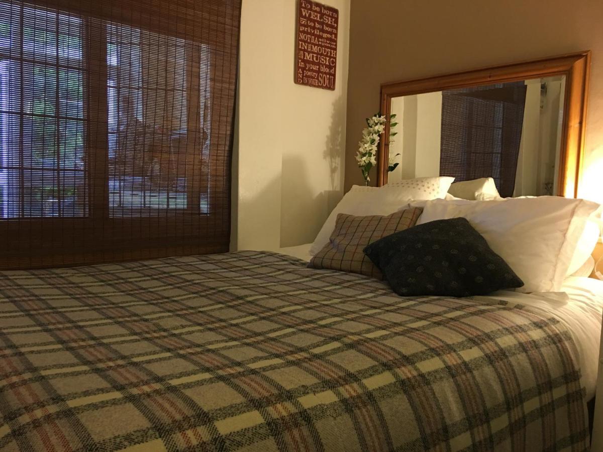 Wynberg House Bed & Breakfast สวอนซี ภายนอก รูปภาพ