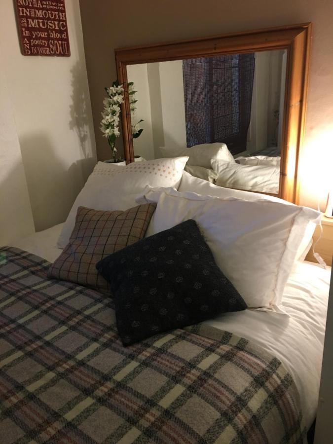 Wynberg House Bed & Breakfast สวอนซี ภายนอก รูปภาพ