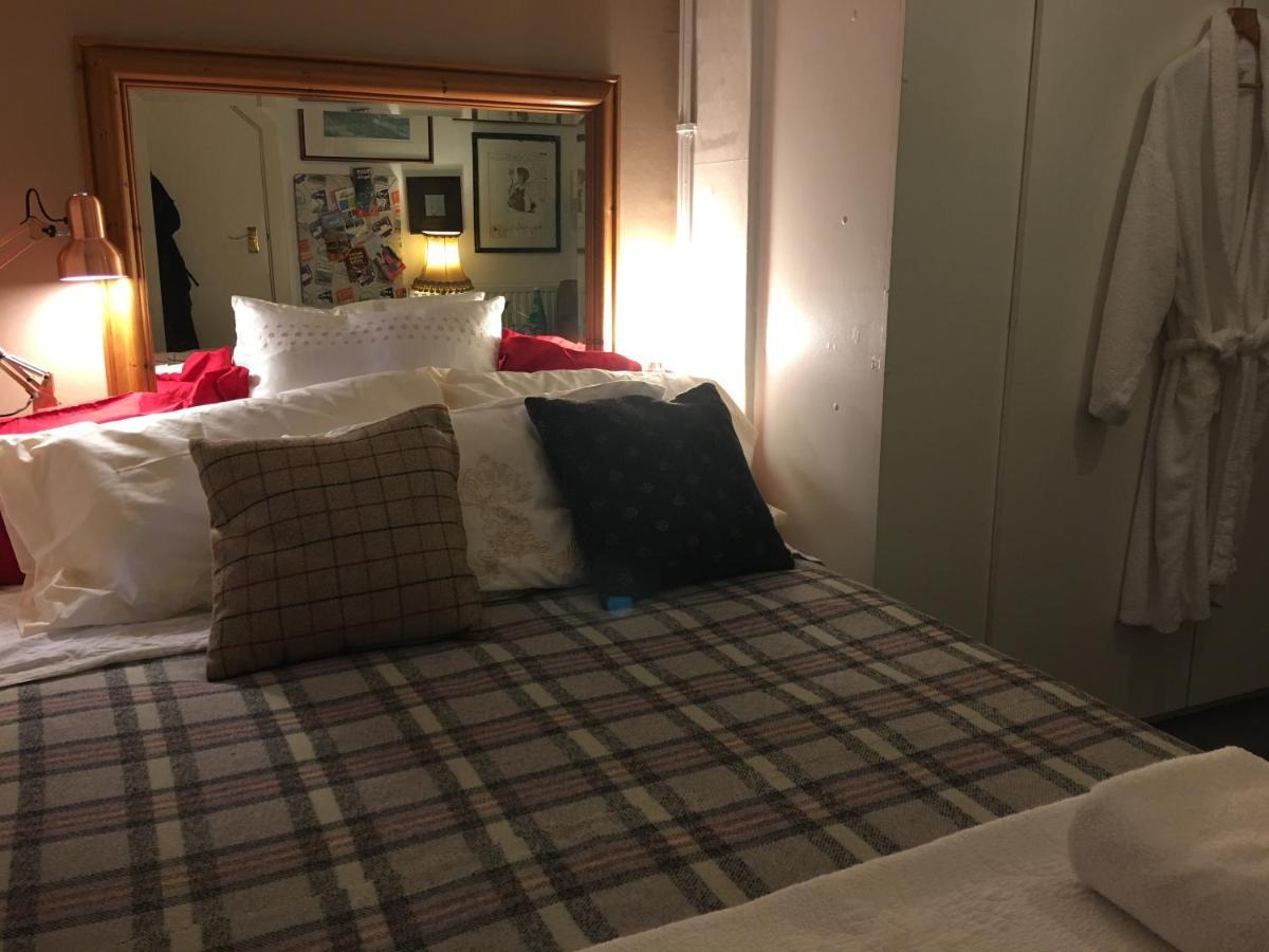 Wynberg House Bed & Breakfast สวอนซี ภายนอก รูปภาพ